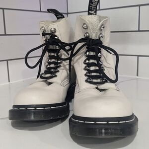 Dr Martens 1460 Pascal HDW. Soft Leather Bone.  EU 39 US L 8 UK 6